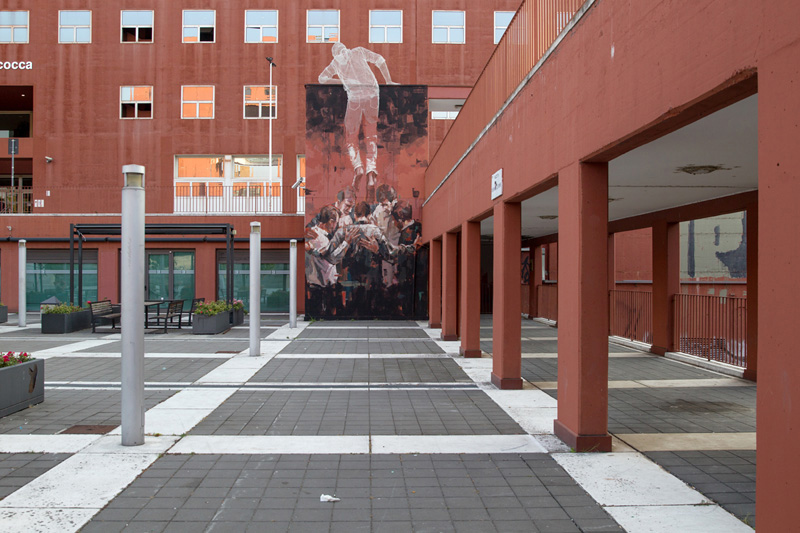 CHAINED By Edoardo Tresoldi And Gonzalo Borondo