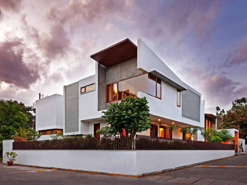 L-Plan House By Khosla Associates