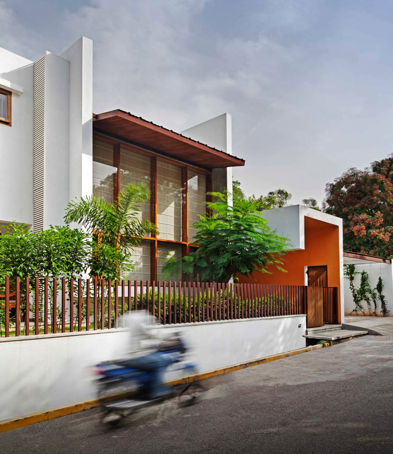 L-Plan House By Khosla Associates