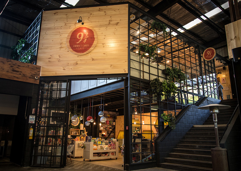 9 3/4 Bookstore + Café By Plasma Nodo