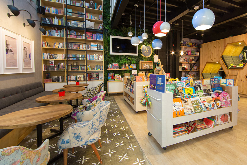 9 3/4 Bookstore + Café By Plasma Nodo