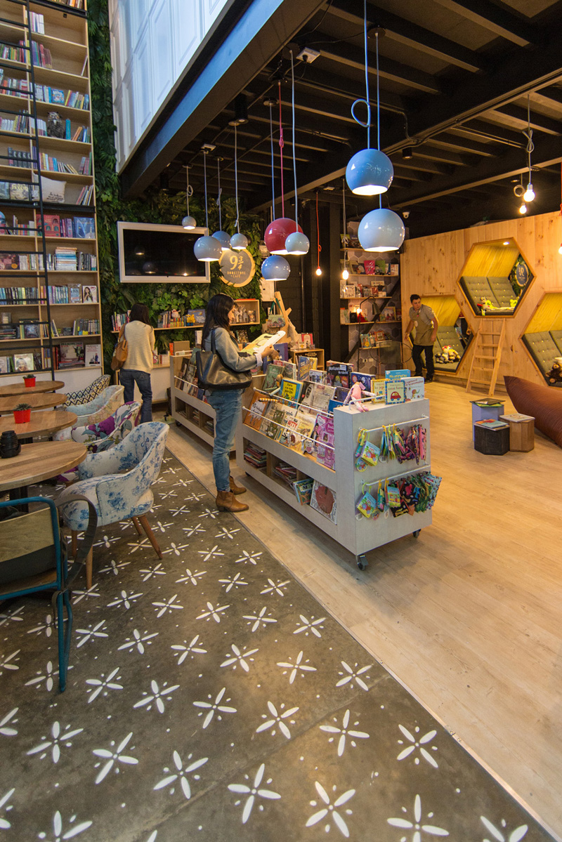 9 3/4 Bookstore + Café By Plasma Nodo