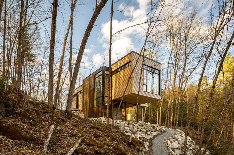 Val-des-Monts Cottage By Christopher Simmonds Architect