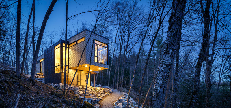 Val-des-Monts Cottage By Christopher Simmonds Architect