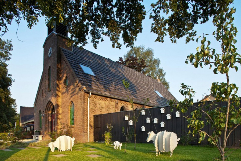 God’s Loftstory by Leijh, Kappelhof, Seckel, van den Dobbelsteen Architects