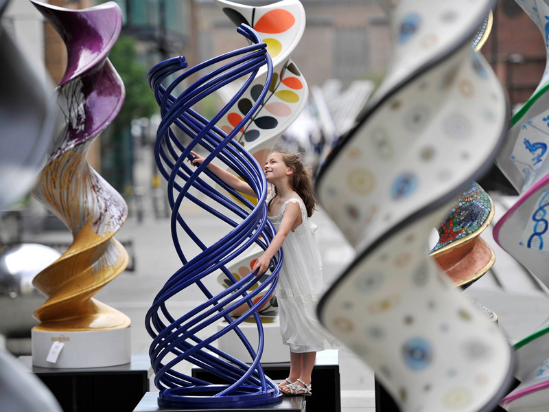 DNA inspires SomeOne’s 7ft London Sculptures for Cancer Research UK