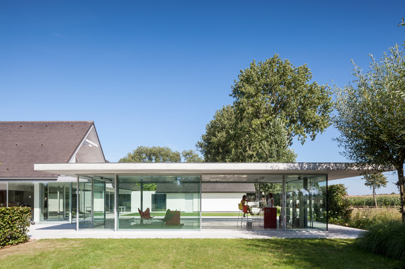 F20 Pool House By Lieven Dejaeghere