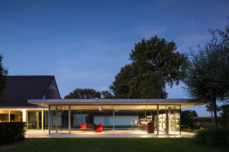 F20 Pool House By Lieven Dejaeghere