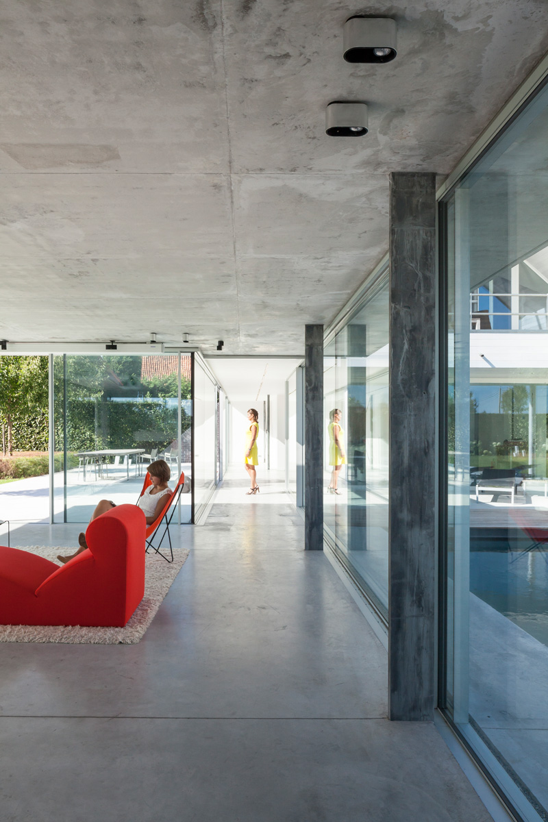 F20 Pool House By Lieven Dejaeghere