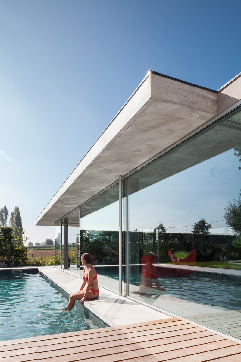 F20 Pool House By Lieven Dejaeghere