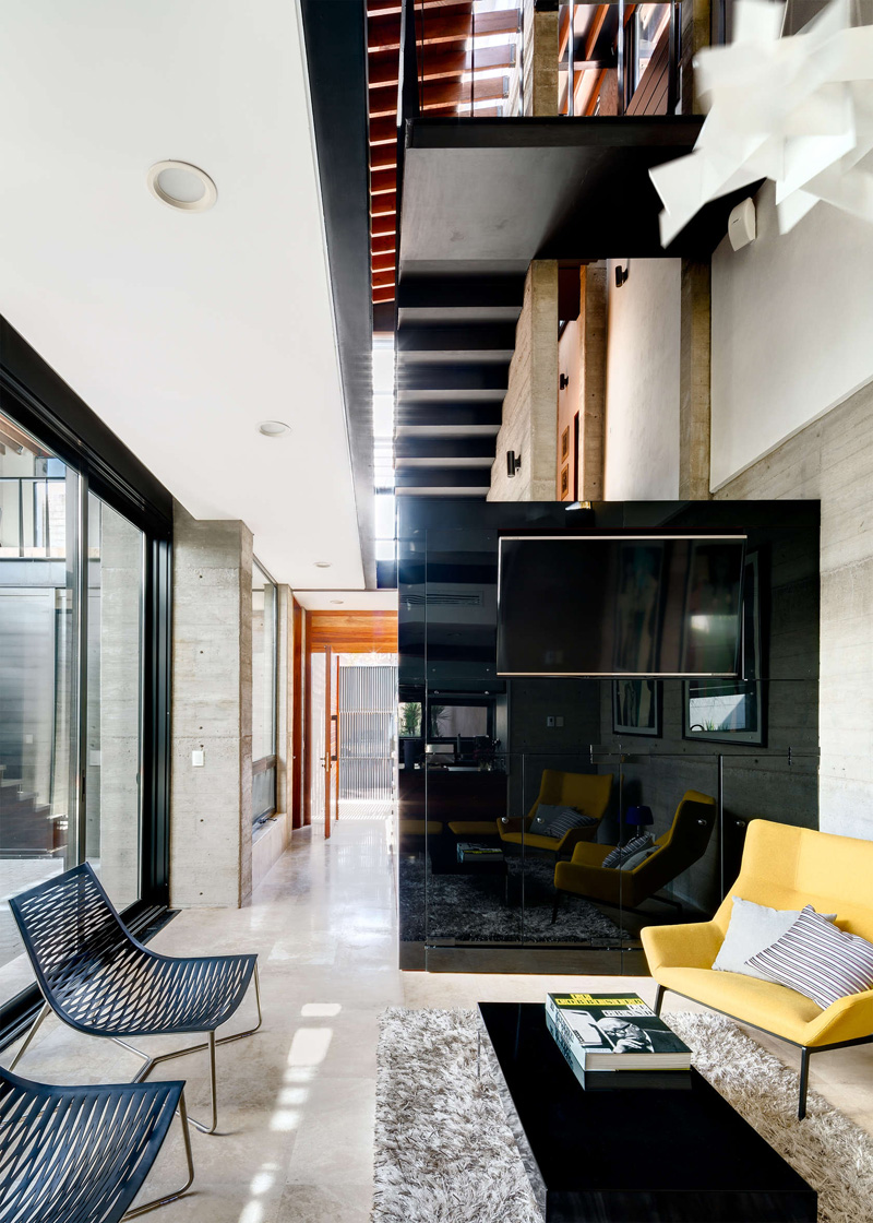 House on 2nd Street By LABorstudio