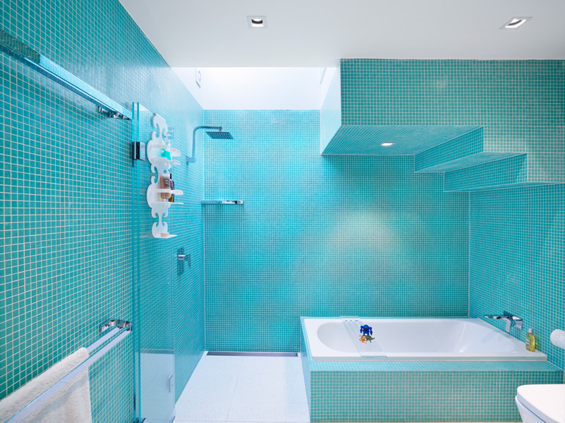 Bathrooms With Blue Tiles