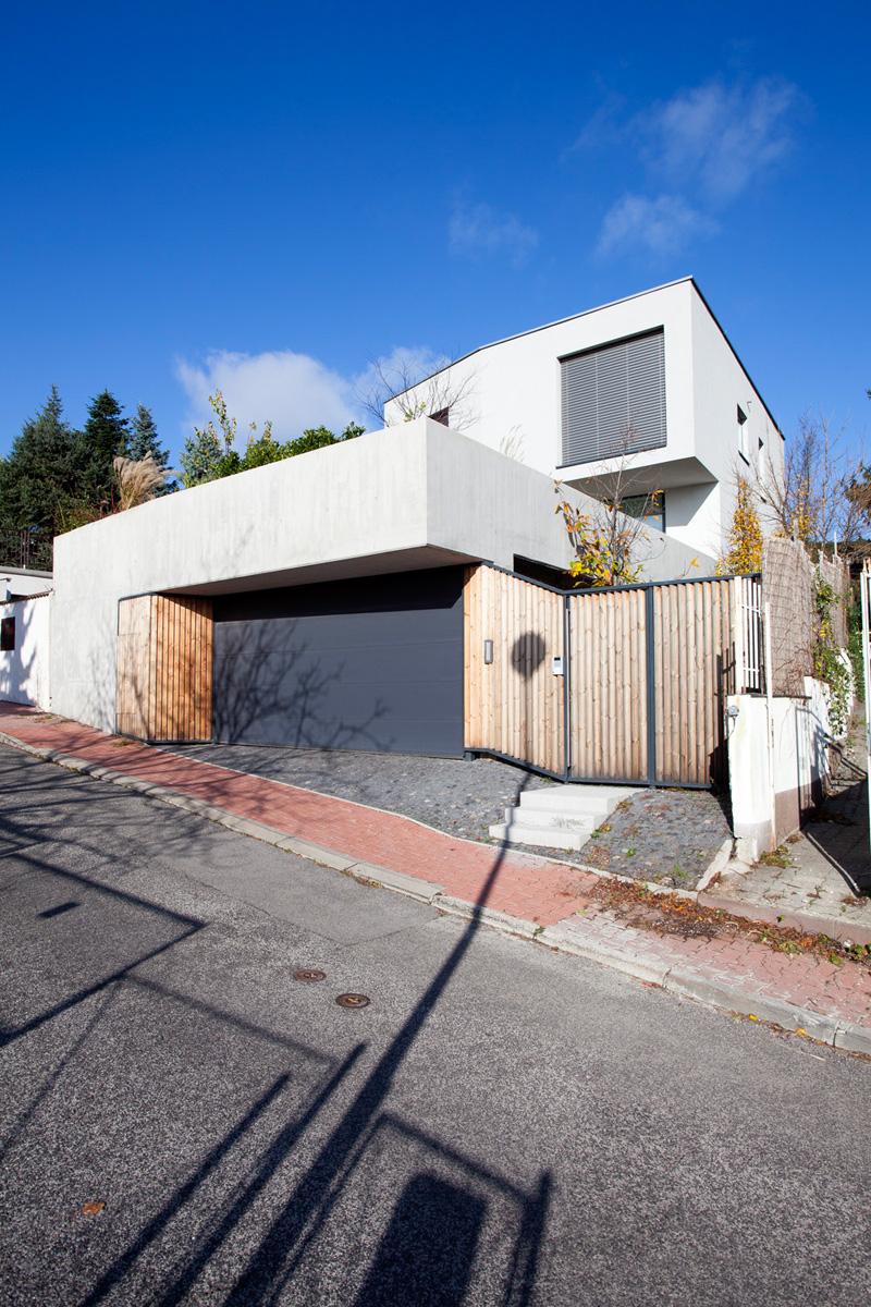 Double View House By Šebo Lichy Architects