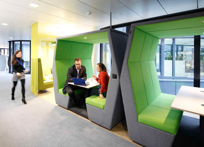 easyCredit Office Interior by Evolution Design