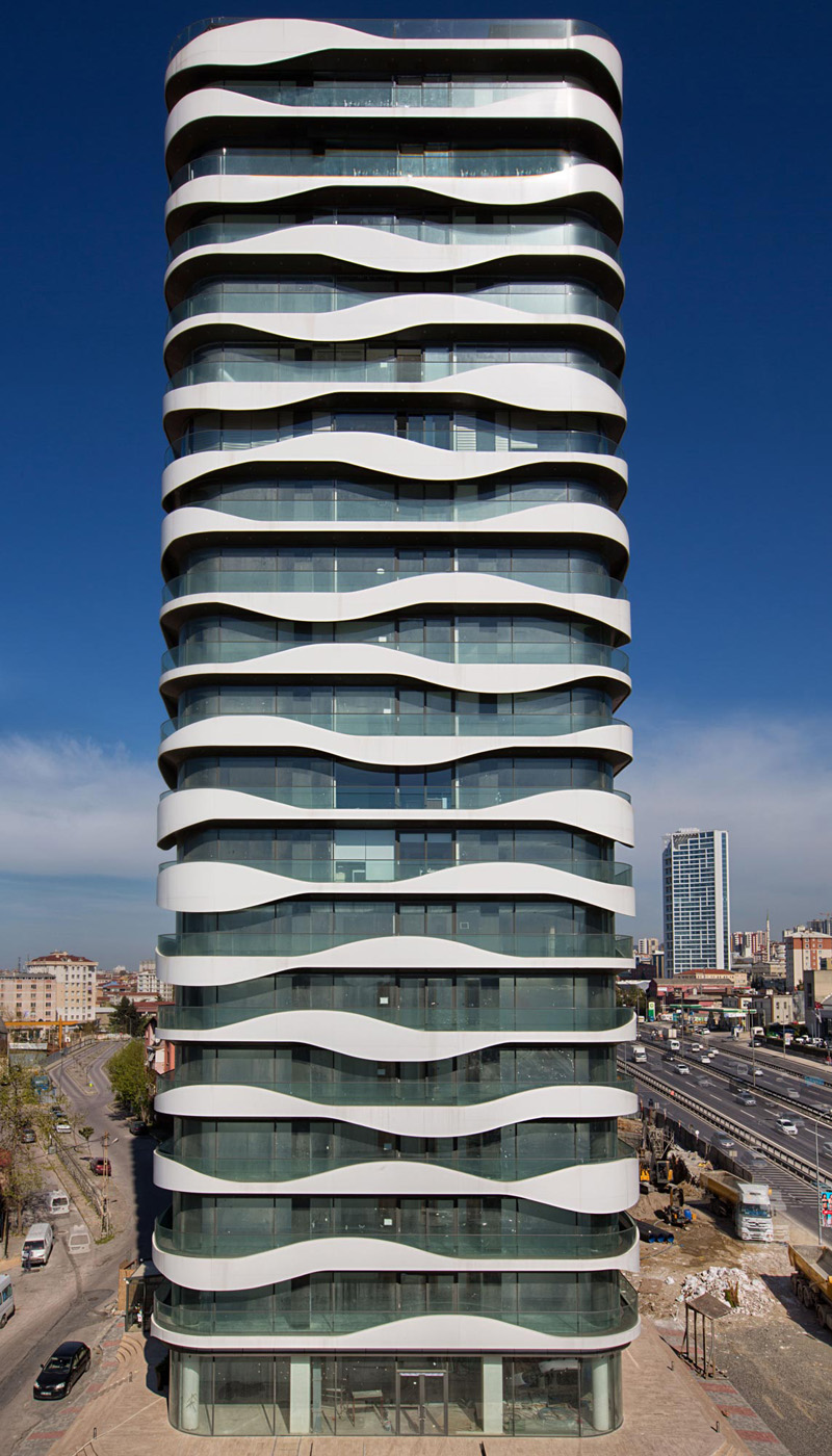 BFTA Mimarlik have designed Metro Ofis, a building in Istanbul, Turkey, that features wavy aluminum panels that add interest to the exterior. #ModernArchitecture #WavyPanels #ModernBuilding