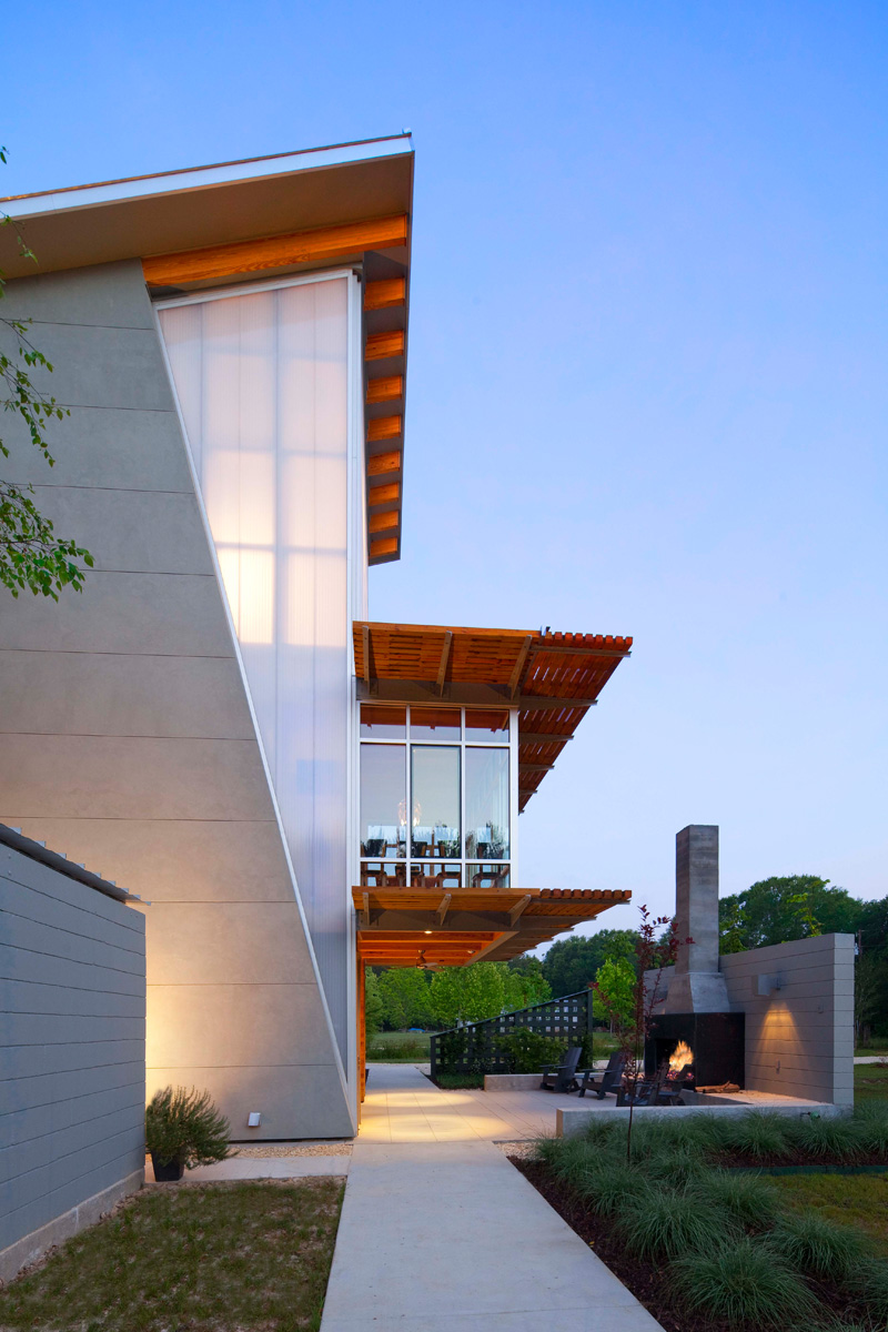 The Pond House At Ten Oaks Farm By Holly And Smith Architects