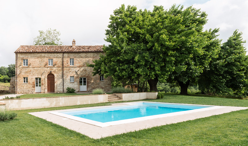 An Old Building In Tuscany Gets A Contemporary Interior