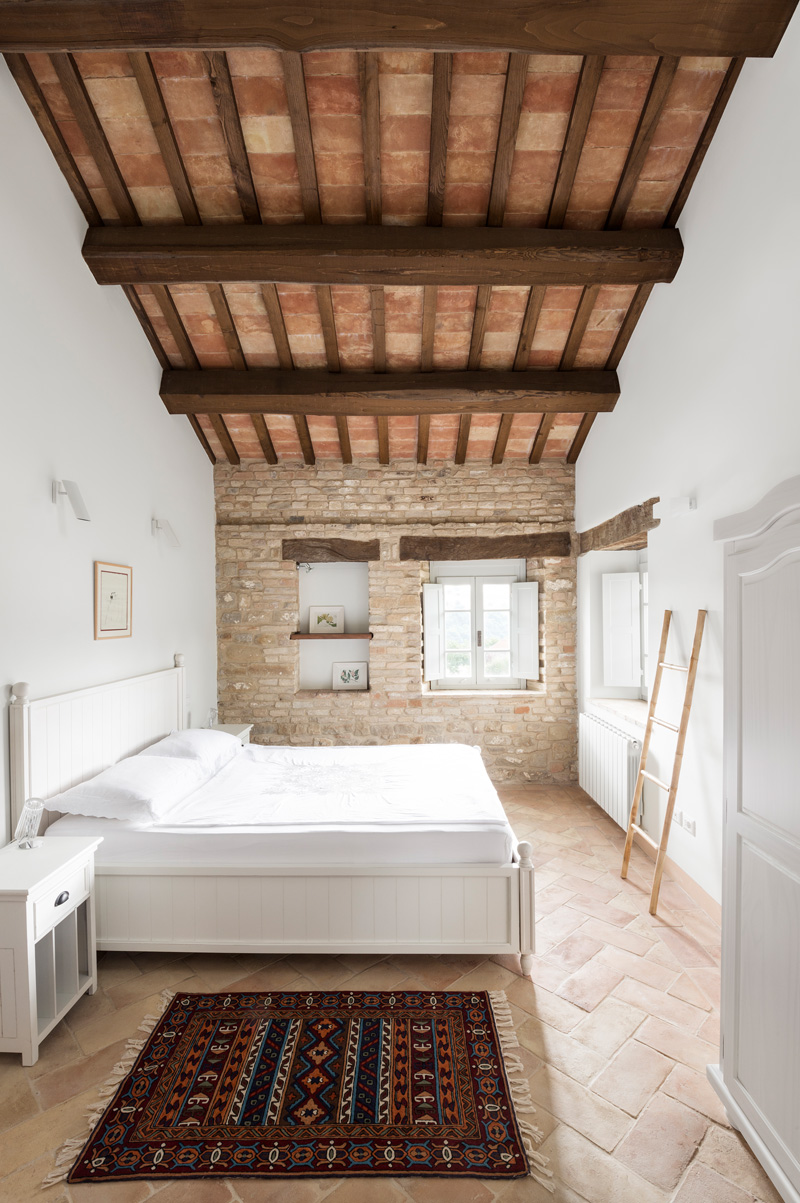 An Old Building In Tuscany Gets A Contemporary Interior