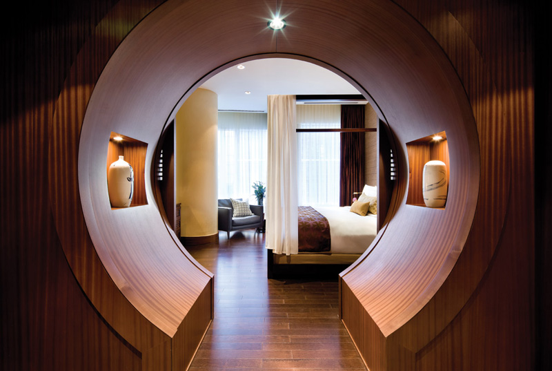 This Hotel Suite At The Shangri-La In Toronto Has A Moon Gate