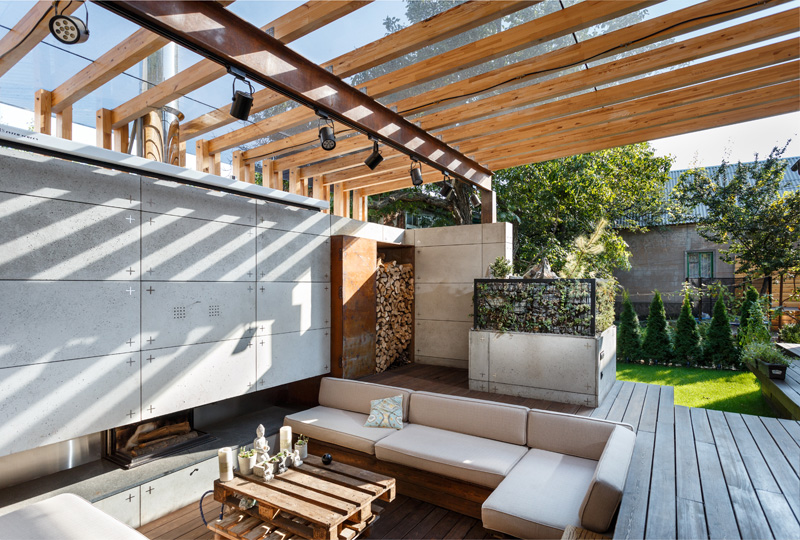 This Outdoor Lounge Area Is Like An Oasis In The City | CONTEMPORIST