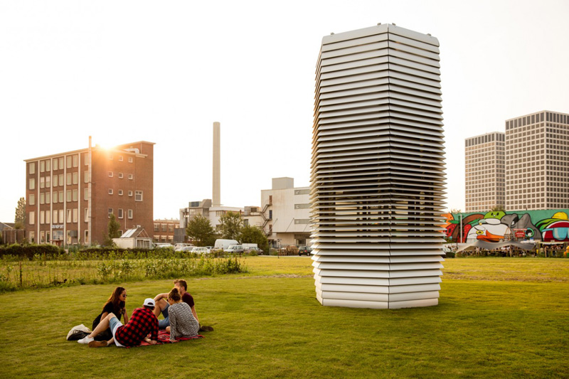 Daan Roosegaarde Creates The Largest Smog Vacuum Cleaner In The World