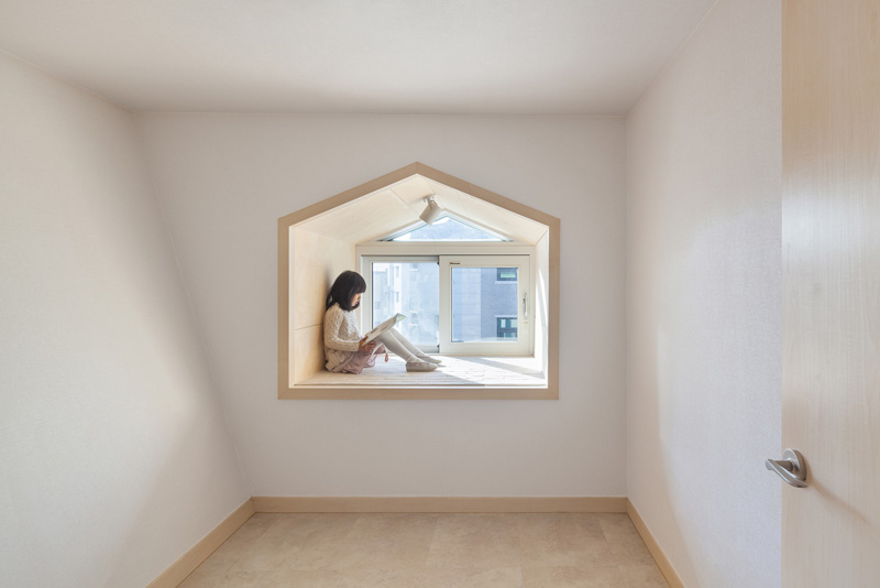 7 Windows Designed For Sitting