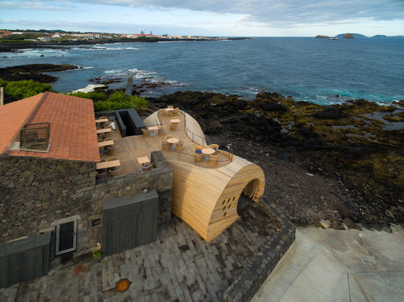 Cella Bar by FCC Arquitectura and interior designer Paulo Lobo