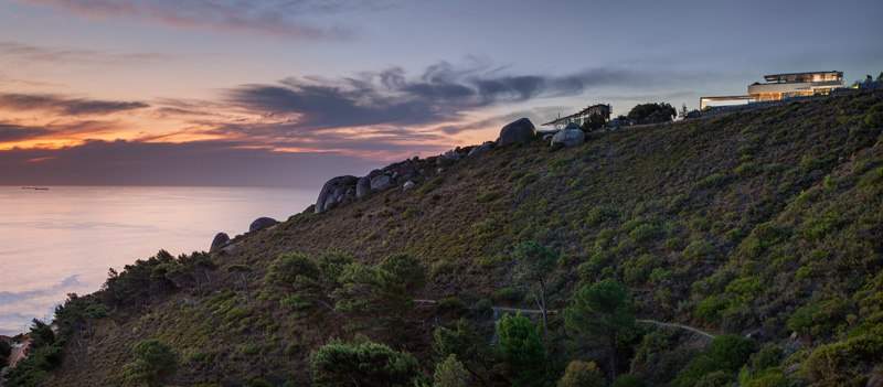 SAOTA design a clifftop home with 360 degree mountain and sea views