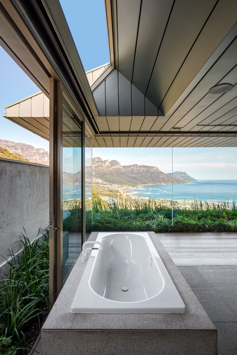 SAOTA design a clifftop home with 360 degree mountain and sea views