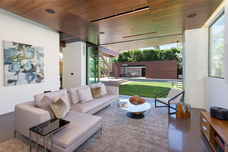 Contemporary house in Santa Monica, California, designed by Kovac Design Studio