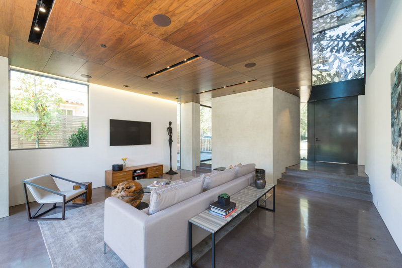 Contemporary house in Santa Monica, California, designed by Kovac Design Studio