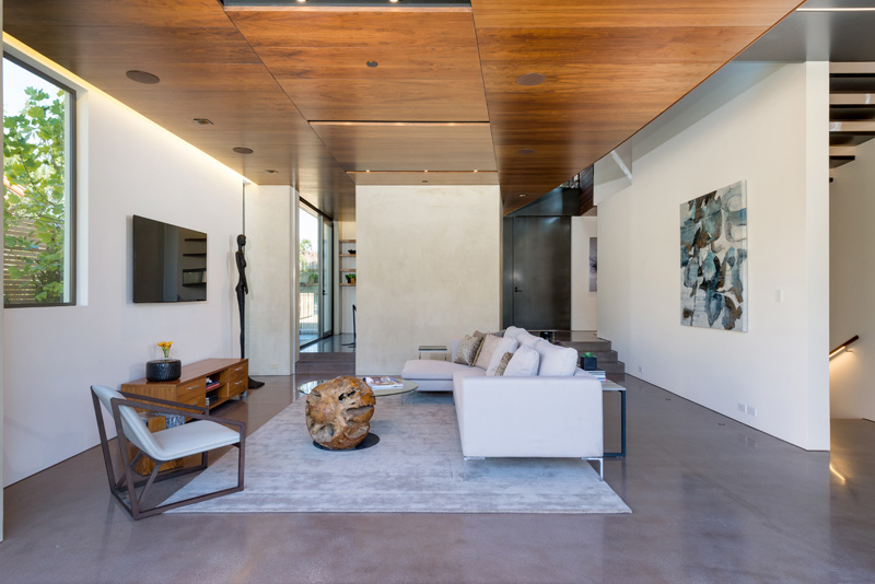 Contemporary house in Santa Monica, California, designed by Kovac Design Studio