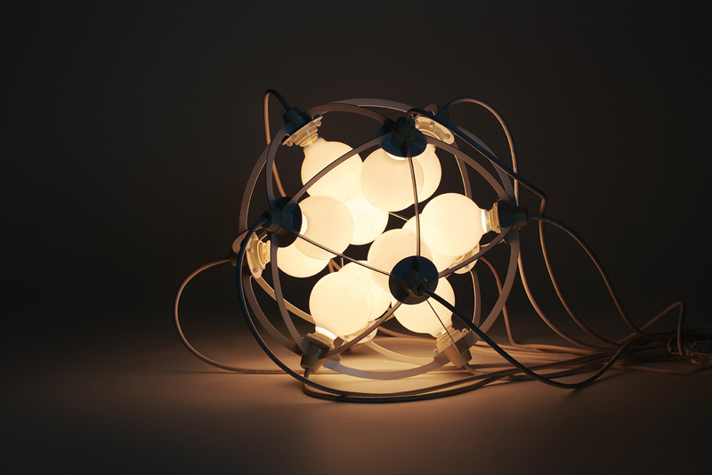 'The Birth', a new lamp by Japanese design studio h220430