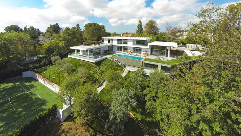 9 Houses That Have Made A Hillside Their Home