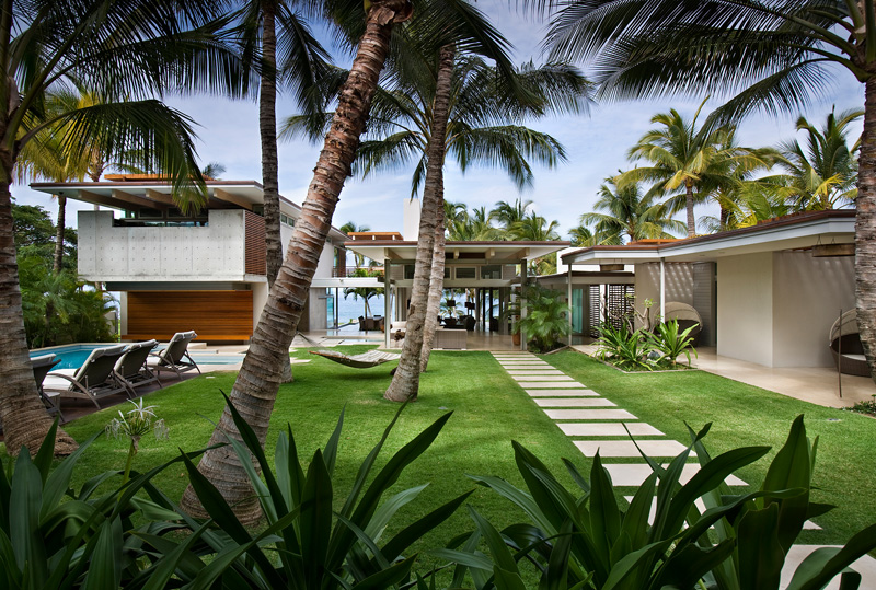 Home on Maui by Bossley Architects