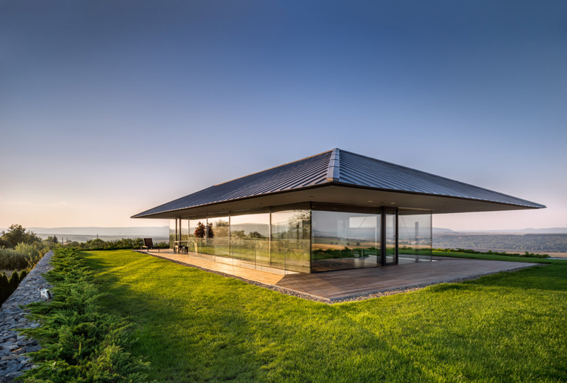 Observation House by I/O architects