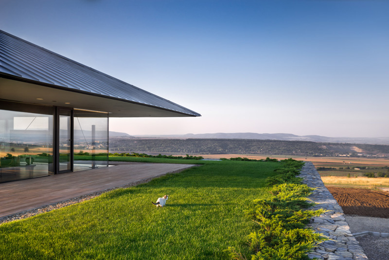 Observation House by I/O architects