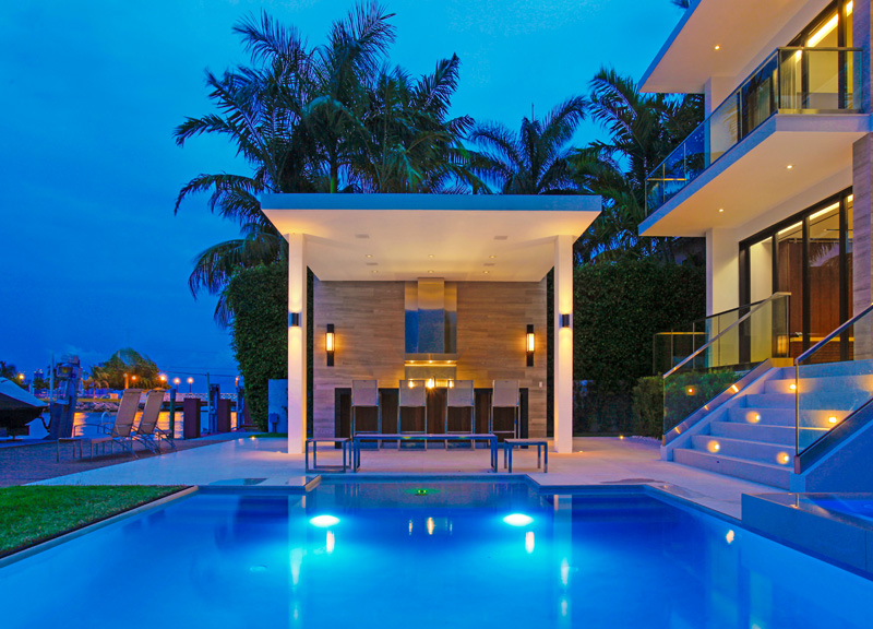 Poolside bar/kitchen by Choeff Levy Fischman Architecture + Design