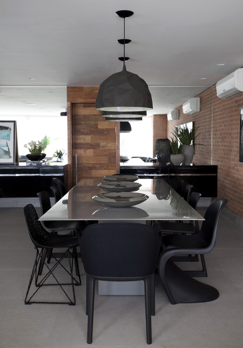 Apartment in Sao Paulo, Brazil, designed by Marcelo Rosset Arquitetura