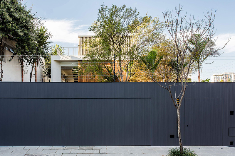 Casa Lara in São Paulo, Brazil, designed by Felipe Hess