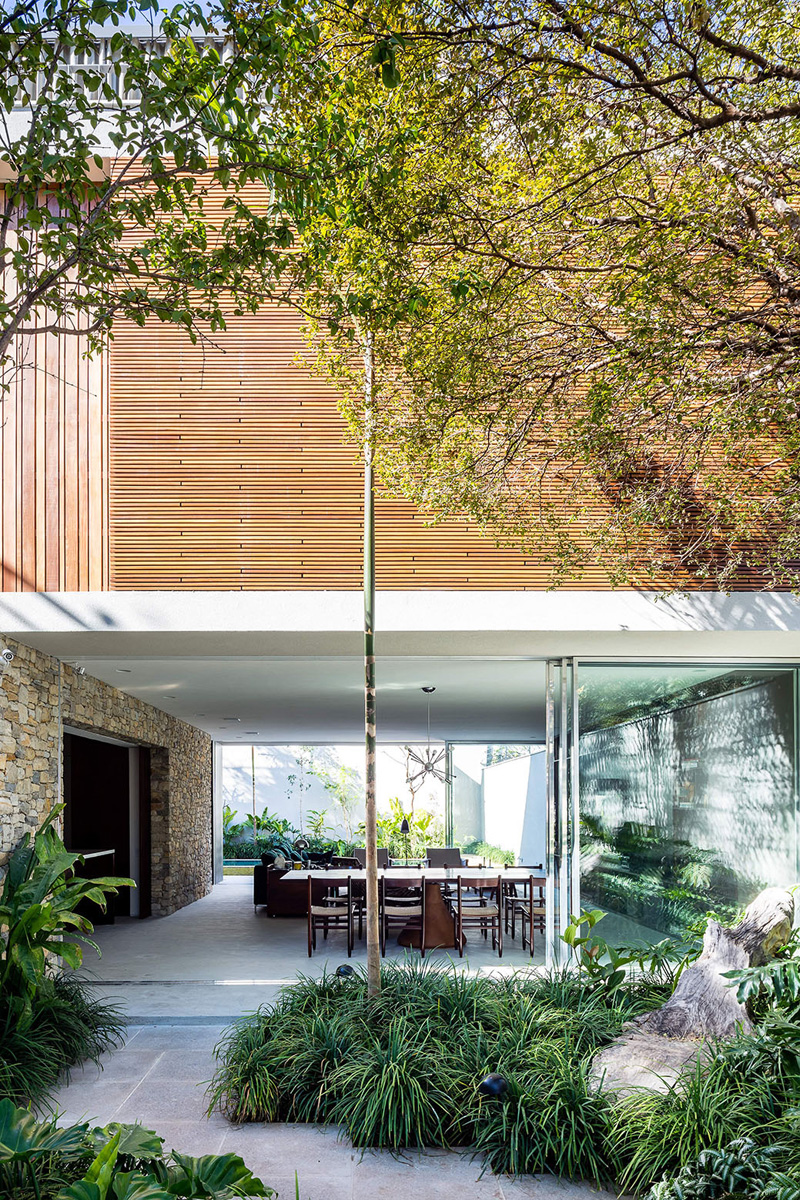 Casa Lara in São Paulo, Brazil, designed by Felipe Hess