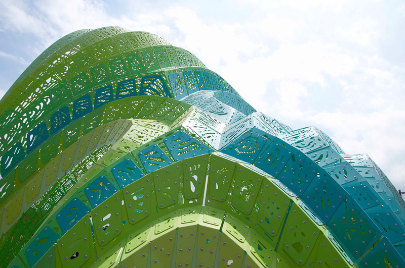 Pleated Inflation, a permanent informal amphitheater, designed by MARC FORNES / THEVERYMANY