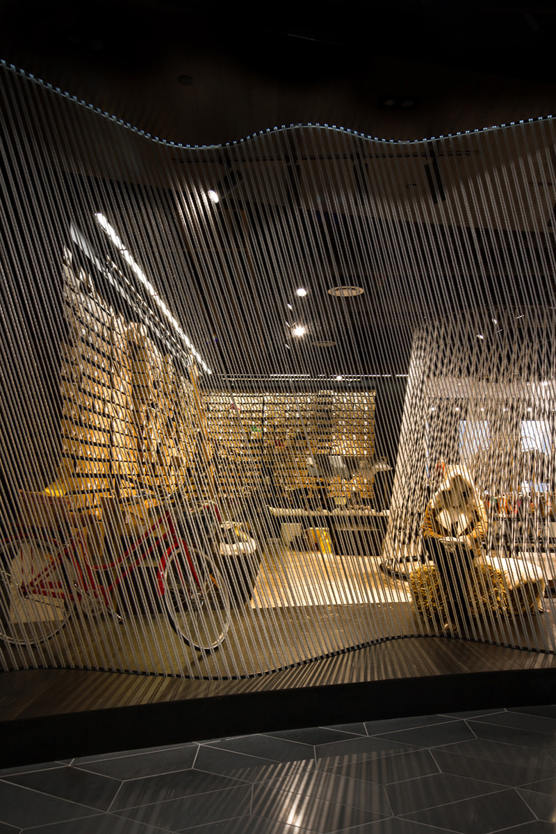 Yellow Earth's Flagship Store by TANDEM design studio