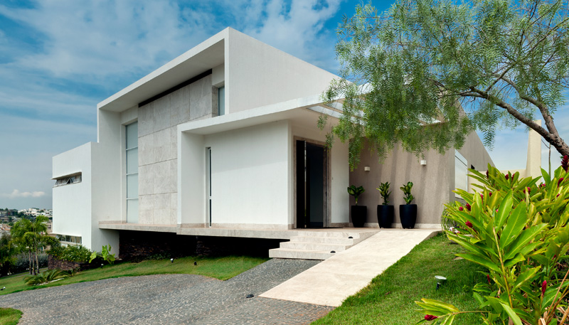 House Araguaia OM by Dayala + Rafael Estúdio de Arquitetura