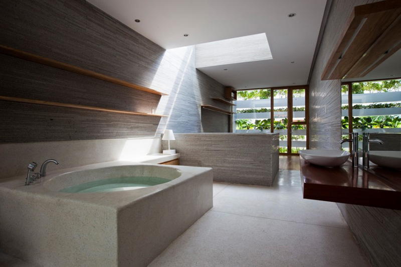 9 Relaxing Bathrooms That Feature A Circular Tub