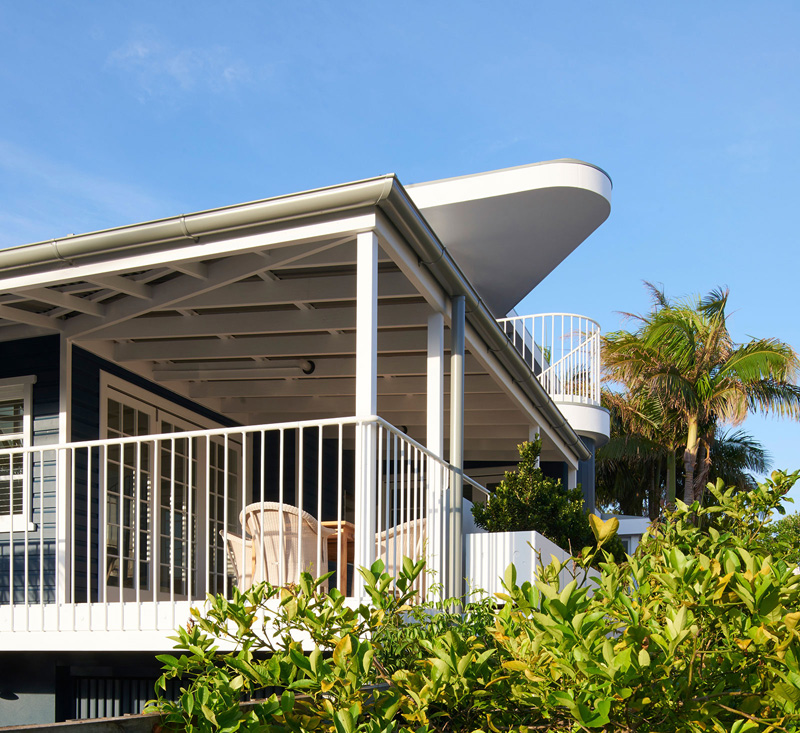 Beach House on Stilts by Luigi Rosselli Architects