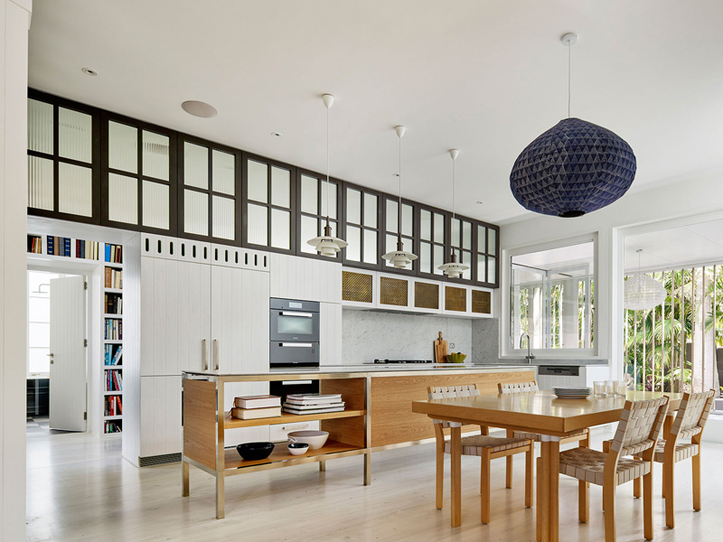 Beach House on Stilts by Luigi Rosselli Architects