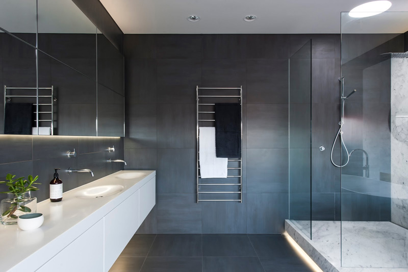 13 Inspirational Photos Of A Monotone Bathroom