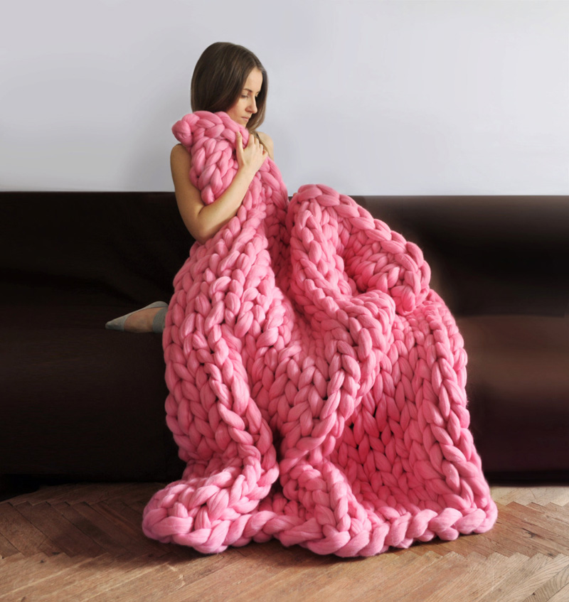 5 Reasons Super Chunky Blankets Are The Must Have Item For Winter