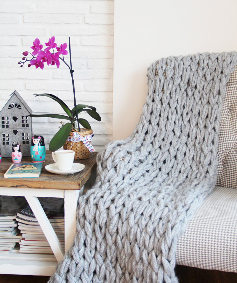 5 Reasons Super Chunky Blankets Are The Must Have Item For Winter